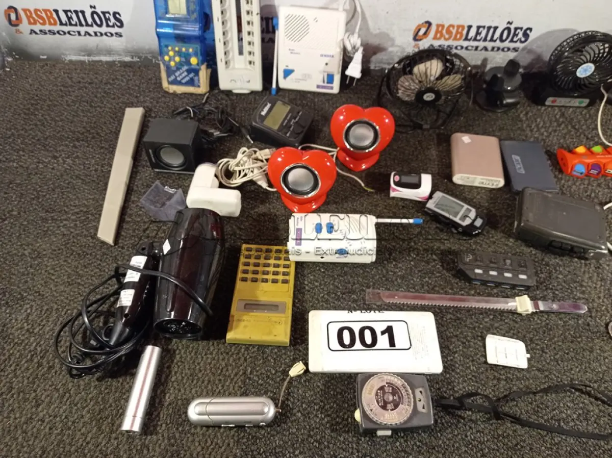 LOTE 001 - 01 LOTE COM ELETRÔNICOS DIVERSOS. (NO ESTADO) ATENÇÃO! FAZER A VISITAÇÃO ANTES DE ARREMATAR, NÃO SABEMOS SE FUNCIONA. LEILÃO NÃO TEM GARANTIA E NEM DEVOLUÇÃO, SUJEITO A POSSÍVEIS AVARIAS VISÍVEIS/OCULTAS E/OU AUSÊNCIA DE COMPONENTES.