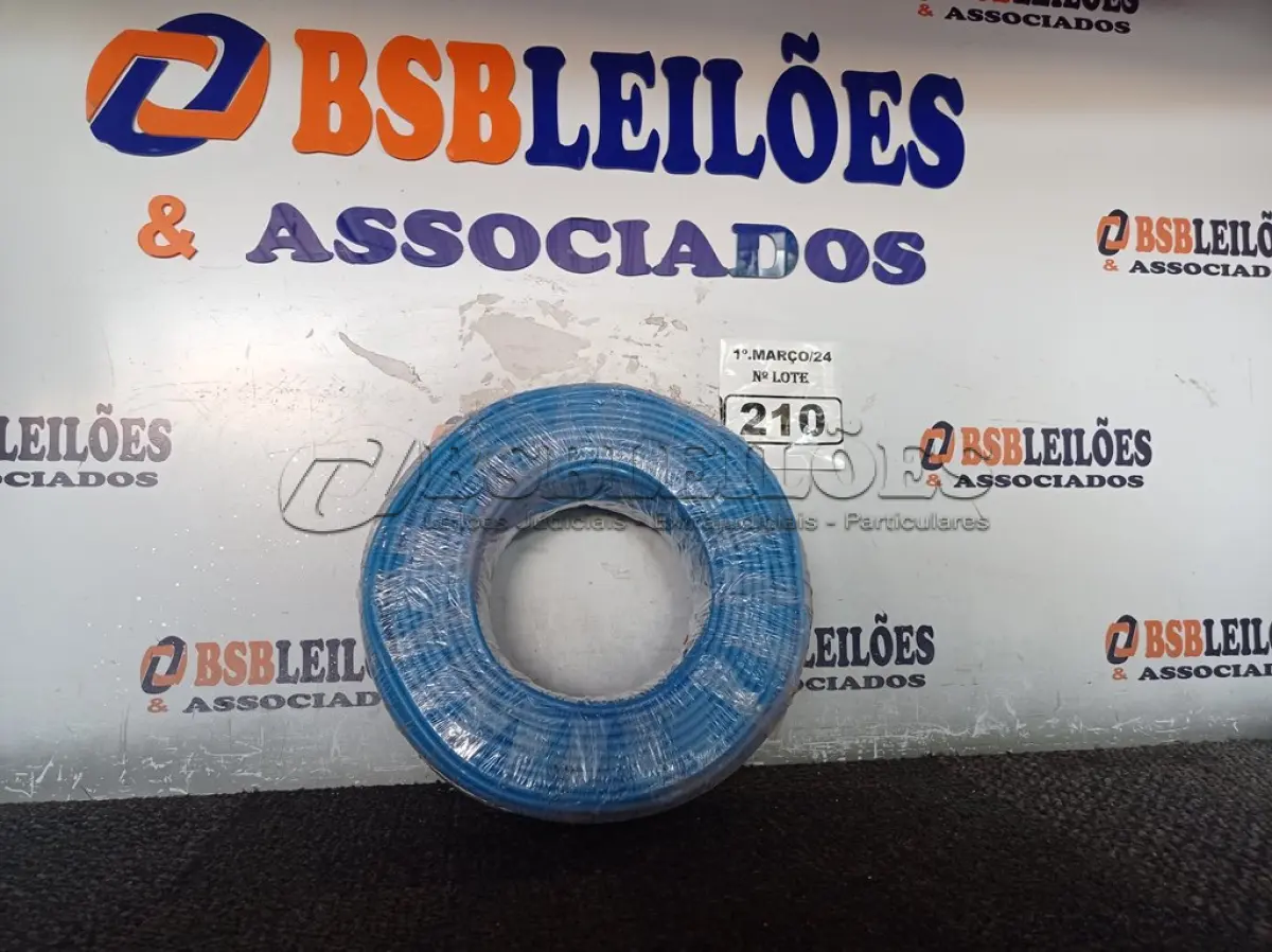 LOTE 210 - 01 ROLO DE CABO FLEXÍVEL 100M 1X10MM NA COR AZUL (NOVO). (NO ESTADO) ATENÇÃO! FAZER A VISITAÇÃO ANTES DE ARREMATAR, NÃO SABEMOS SE FUNCIONA. LEILÃO NÃO TEM GARANTIA E NEM DEVOLUÇÃO, SUJEITO A POSSÍVEIS AVARIAS VISÍVEIS/OCULTAS E/OU AUSÊNCIA DE COMPONENTES.
