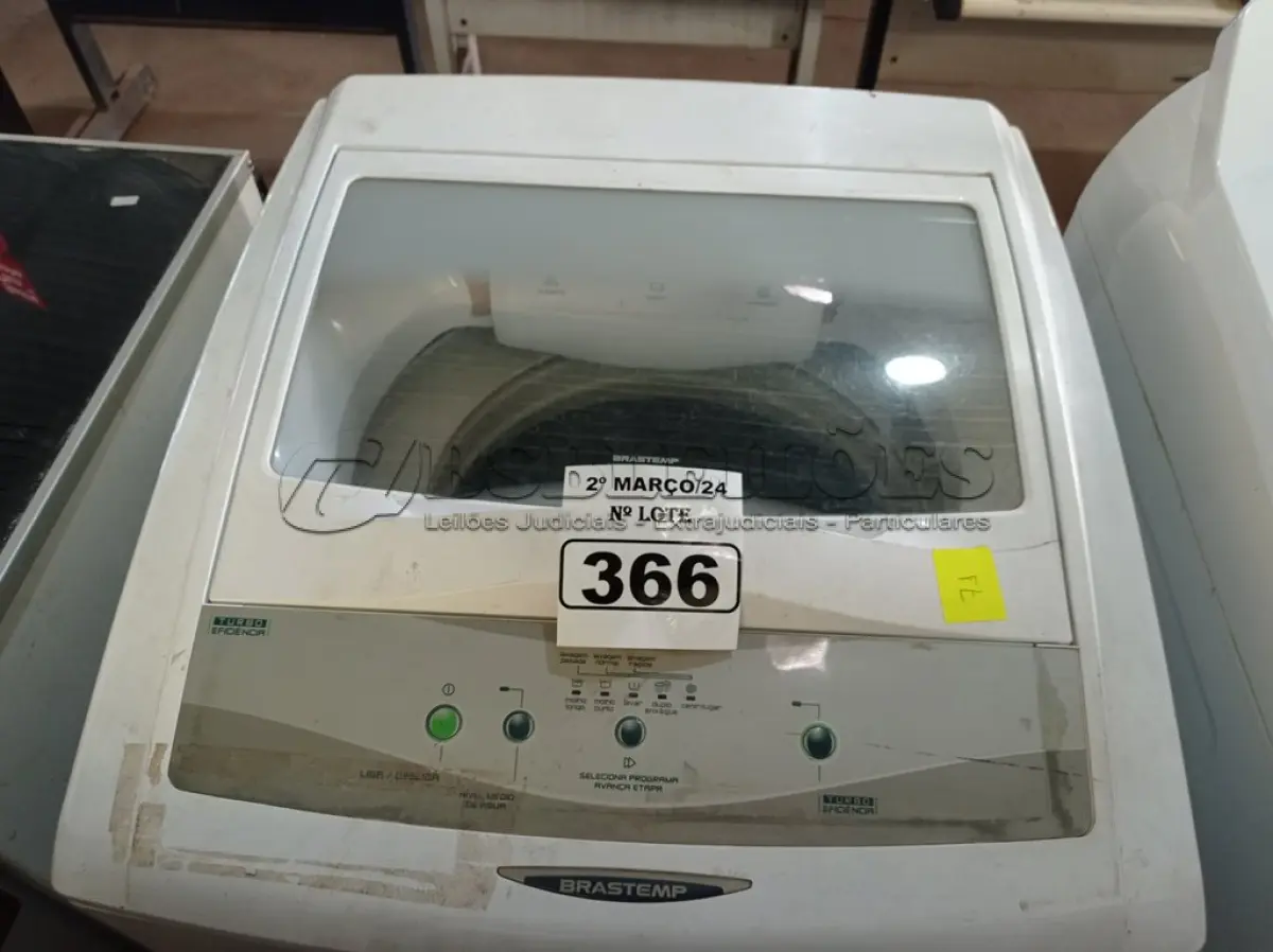 LOTE 366 - 01 MÁQUINA DE LAVAR ROUPAS MARCA BRASTEMP 220V. (NO ESTADO) ATENÇÃO! FAZER A VISITAÇÃO ANTES DE ARREMATAR, NÃO SABEMOS SE FUNCIONA. LEILÃO NÃO TEM GARANTIA E NEM DEVOLUÇÃO, SUJEITO A POSSÍVEIS AVARIAS VISÍVEIS/OCULTAS E/OU AUSÊNCIA DE COMPONENTES.