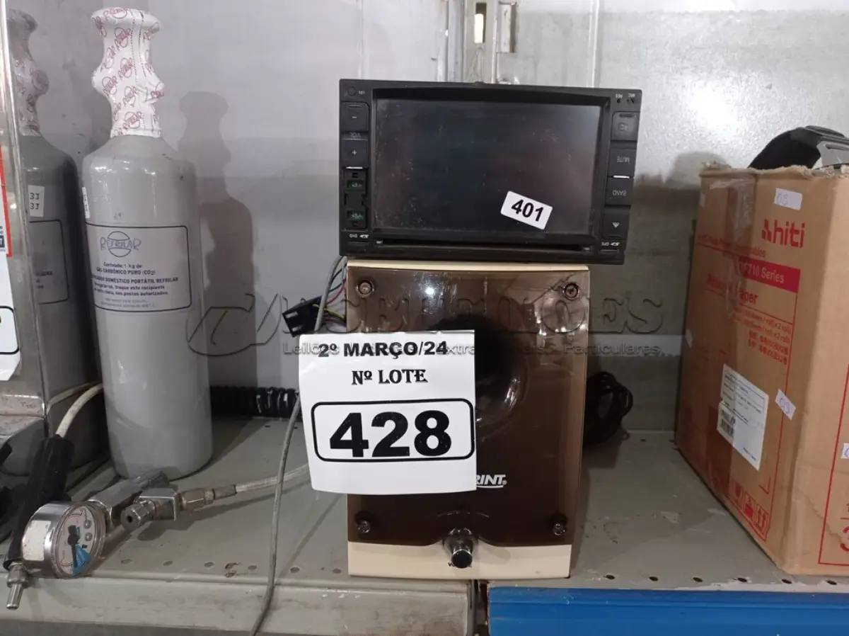 LOTE 428 - 01 CENTRAL MULTIMIDIA E 01 SUBWOOFER. (NO ESTADO) ATENÇÃO! FAZER A VISITAÇÃO ANTES DE ARREMATAR, NÃO SABEMOS SE FUNCIONA. LEILÃO NÃO TEM GARANTIA E NEM DEVOLUÇÃO, SUJEITO A POSSÍVEIS AVARIAS VISÍVEIS/OCULTAS E/OU AUSÊNCIA DE COMPONENTES.