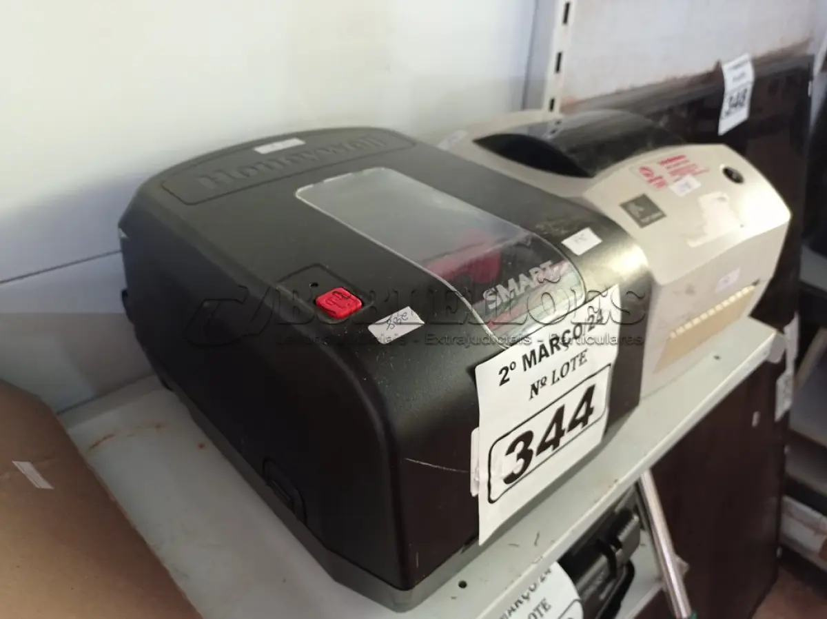 LOTE 344 - 02 IMPRESSORAS DE ETIQUETAS MARCAS E MODELOS DIVERSOS. (NO ESTADO) ATENÇÃO! FAZER A VISITAÇÃO ANTES DE ARREMATAR, NÃO SABEMOS SE FUNCIONA. LEILÃO NÃO TEM GARANTIA E NEM DEVOLUÇÃO, SUJEITO A POSSÍVEIS AVARIAS VISÍVEIS/OCULTAS E/OU AUSÊNCIA DE COMPONENTES.