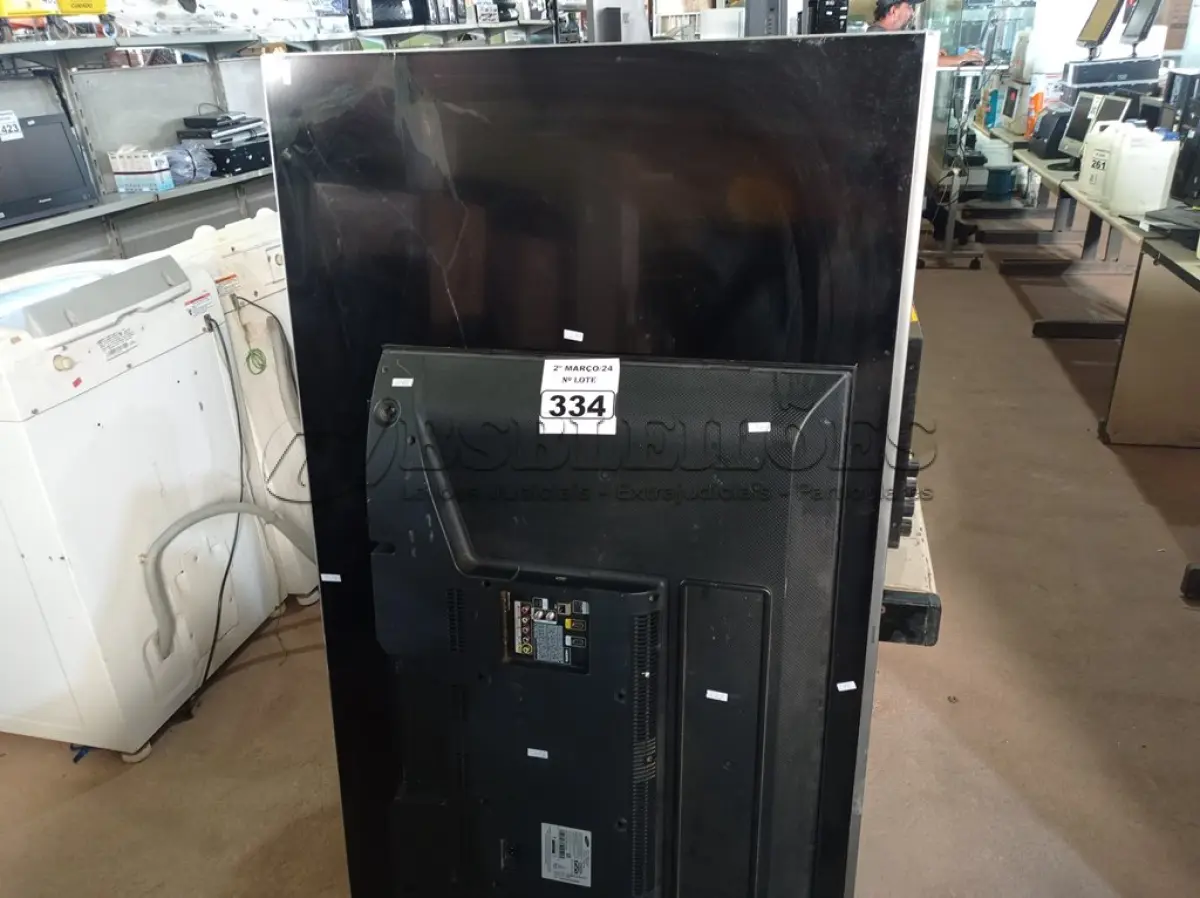 LOTE 334 - 02 TV’S MARCAS E MODELOS DIVERSOS PARA RETIRADA DE PEÇAS. (NO ESTADO) ATENÇÃO! FAZER A VISITAÇÃO ANTES DE ARREMATAR, NÃO SABEMOS SE FUNCIONA. LEILÃO NÃO TEM GARANTIA E NEM DEVOLUÇÃO, SUJEITO A POSSÍVEIS AVARIAS VISÍVEIS/OCULTAS E/OU AUSÊNCIA DE COMPONENTES.