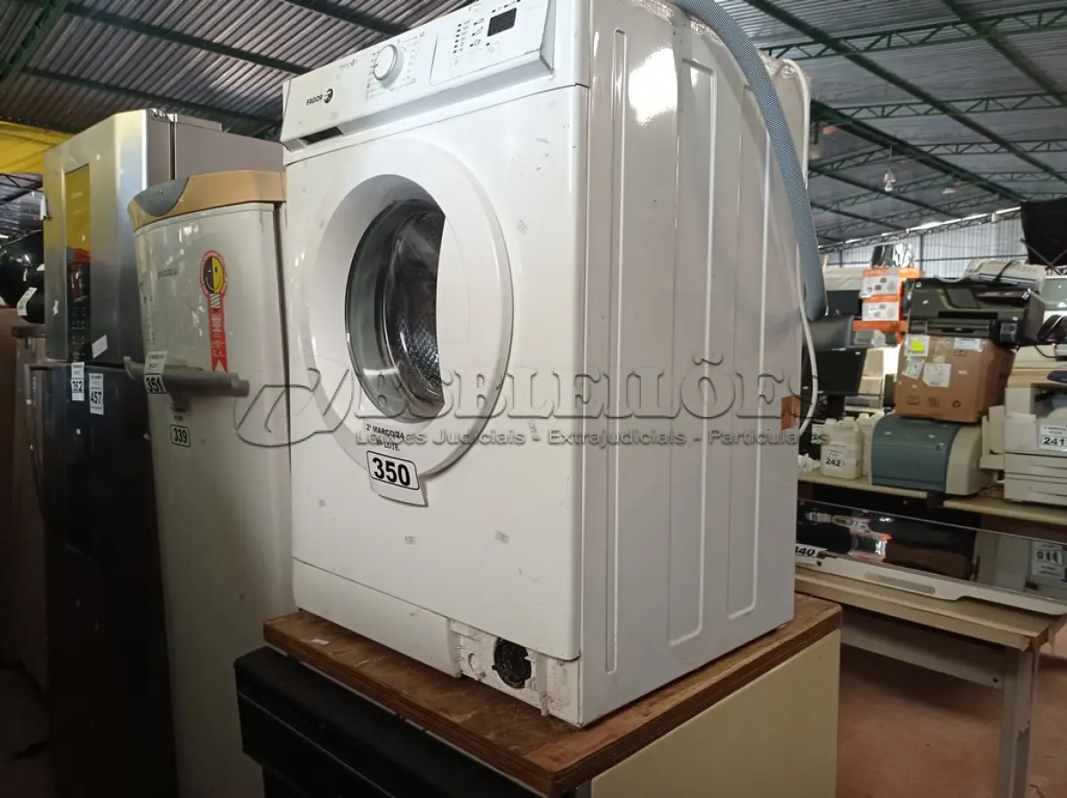 LOTE 350 - 01 LAVA-LOUÇAS E 01 LAVADORA MARCAS E MODELOS DIVERSOS. (NO ESTADO) ATENÇÃO! FAZER A VISITAÇÃO ANTES DE ARREMATAR, NÃO SABEMOS SE FUNCIONA. LEILÃO NÃO TEM GARANTIA E NEM DEVOLUÇÃO, SUJEITO A POSSÍVEIS AVARIAS VISÍVEIS/OCULTAS E/OU AUSÊNCIA DE COMPONENTES.