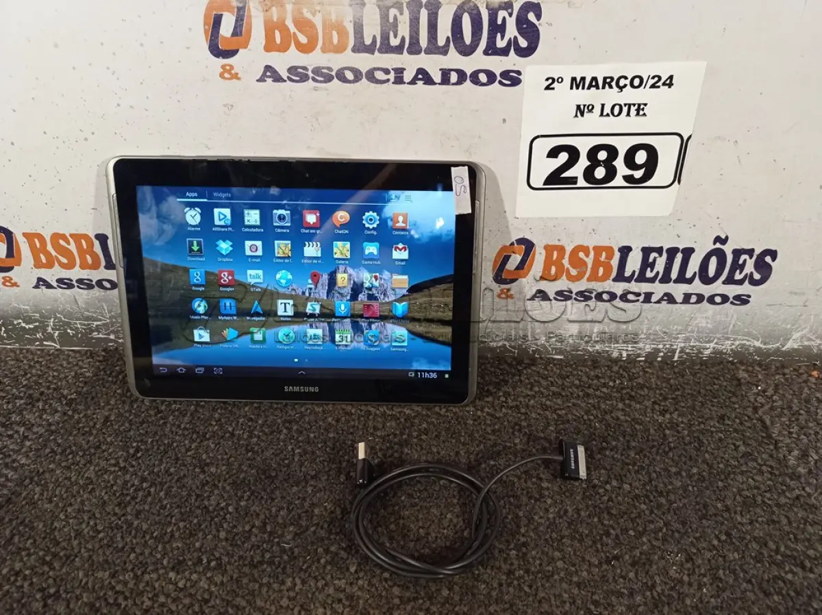 LOTE 289 - 01 TABLET SAMSUNG TAB2 TELA 10.1” COM CABO. (NO ESTADO) ATENÇÃO! FAZER A VISITAÇÃO ANTES DE ARREMATAR, NÃO SABEMOS SE FUNCIONA. LEILÃO NÃO TEM GARANTIA E NEM DEVOLUÇÃO, SUJEITO A POSSÍVEIS AVARIAS VISÍVEIS/OCULTAS E/OU AUSÊNCIA DE COMPONENTES.