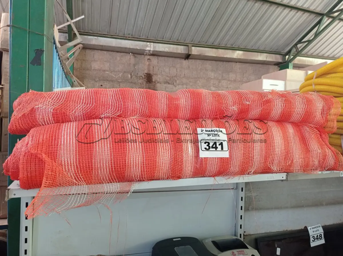 LOTE 341 - 03 ROLOS DE TELA DE PROTEÇÃO PARA OBRAS. (NO ESTADO) ATENÇÃO! FAZER A VISITAÇÃO ANTES DE ARREMATAR, NÃO SABEMOS SE FUNCIONA. LEILÃO NÃO TEM GARANTIA E NEM DEVOLUÇÃO, SUJEITO A POSSÍVEIS AVARIAS VISÍVEIS/OCULTAS E/OU AUSÊNCIA DE COMPONENTES.