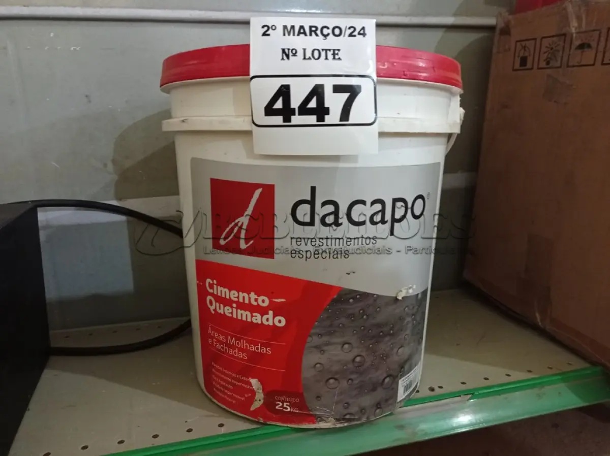 LOTE 447 - 01 BALDE DE CIMENTO QUEIMADO DACAPÓ 25KG. (NO ESTADO) ATENÇÃO! FAZER A VISITAÇÃO ANTES DE ARREMATAR, NÃO SABEMOS SE FUNCIONA. LEILÃO NÃO TEM GARANTIA E NEM DEVOLUÇÃO, SUJEITO A POSSÍVEIS AVARIAS VISÍVEIS/OCULTAS E/OU AUSÊNCIA DE COMPONENTES.