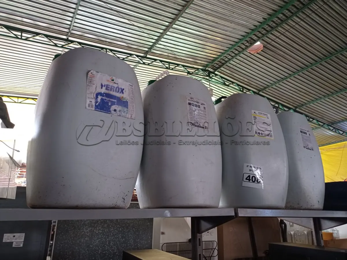 LOTE 408 - 05 BOMBONAS DE 50L. (NO ESTADO) ATENÇÃO! FAZER A VISITAÇÃO ANTES DE ARREMATAR, NÃO SABEMOS SE FUNCIONA. LEILÃO NÃO TEM GARANTIA E NEM DEVOLUÇÃO, SUJEITO A POSSÍVEIS AVARIAS VISÍVEIS/OCULTAS E/OU AUSÊNCIA DE COMPONENTES.