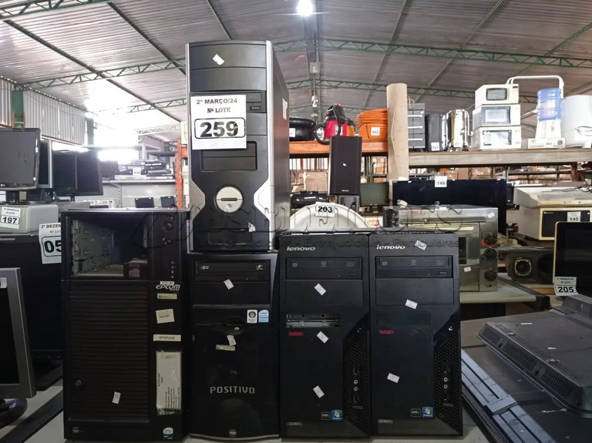 LOTE 259 - 01 SERVIDOR E 04 CPU’S MARCAS E MODELOS DIVERSOS. (NO ESTADO) ATENÇÃO! FAZER A VISITAÇÃO ANTES DE ARREMATAR, NÃO SABEMOS SE FUNCIONA. LEILÃO NÃO TEM GARANTIA E NEM DEVOLUÇÃO, SUJEITO A POSSÍVEIS AVARIAS VISÍVEIS/OCULTAS E/OU AUSÊNCIA DE COMPONENTES.