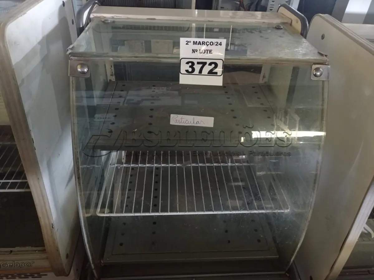 LOTE 372 - 01 BALCÃO QUENTE MARCA GELOPAR. (NO ESTADO) ATENÇÃO! FAZER A VISITAÇÃO ANTES DE ARREMATAR, NÃO SABEMOS SE FUNCIONA. LEILÃO NÃO TEM GARANTIA E NEM DEVOLUÇÃO, SUJEITO A POSSÍVEIS AVARIAS VISÍVEIS/OCULTAS E/OU AUSÊNCIA DE COMPONENTES.