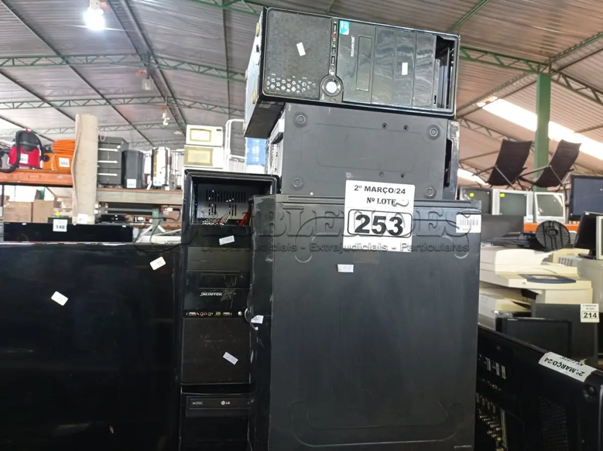LOTE 253 - 09 CPU’S MARCAS E MODELOS DIVERSOS PARA RETIRADA DE PEÇAS. (NO ESTADO) ATENÇÃO! FAZER A VISITAÇÃO ANTES DE ARREMATAR, NÃO SABEMOS SE FUNCIONA. LEILÃO NÃO TEM GARANTIA E NEM DEVOLUÇÃO, SUJEITO A POSSÍVEIS AVARIAS VISÍVEIS/OCULTAS E/OU AUSÊNCIA DE COMPONENTES.