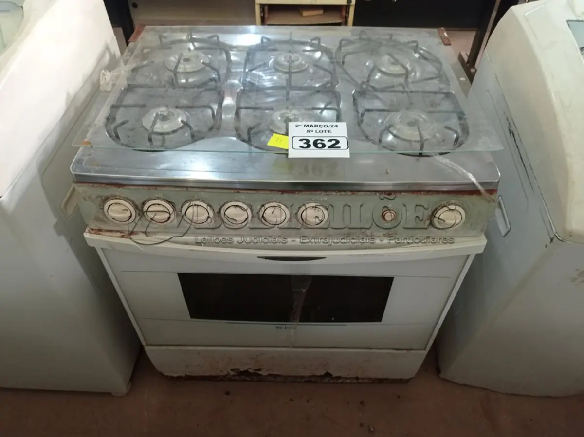 LOTE 362 - 01 FOGÃO A GÁS 06 BOCAS. (NO ESTADO) ATENÇÃO! FAZER A VISITAÇÃO ANTES DE ARREMATAR, NÃO SABEMOS SE FUNCIONA. LEILÃO NÃO TEM GARANTIA E NEM DEVOLUÇÃO, SUJEITO A POSSÍVEIS AVARIAS VISÍVEIS/OCULTAS E/OU AUSÊNCIA DE COMPONENTES.