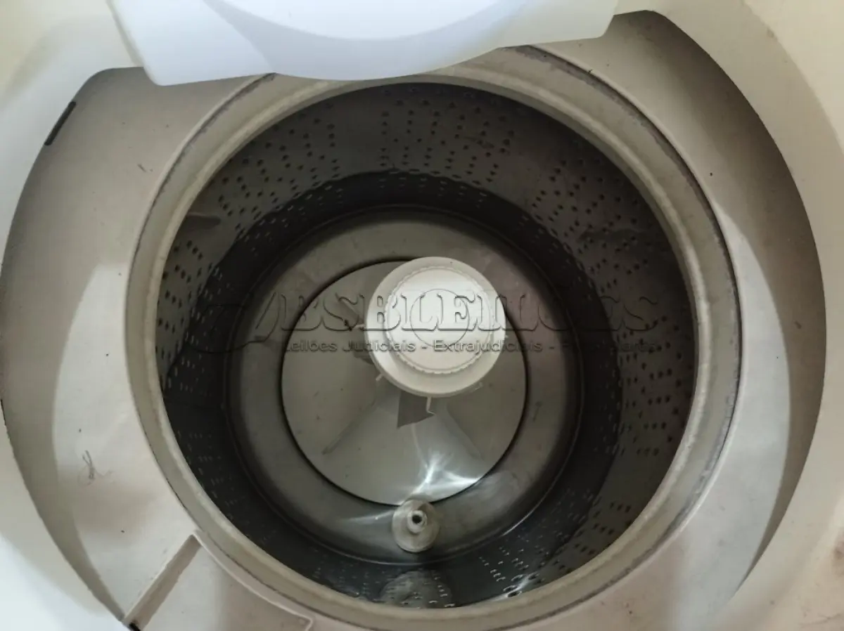LOTE 364 - 01 MÁQUINA DE LAVAR ROUPAS MARCA BRASTEMP 11KG 220V. (NO ESTADO) ATENÇÃO! FAZER A VISITAÇÃO ANTES DE ARREMATAR, NÃO SABEMOS SE FUNCIONA. LEILÃO NÃO TEM GARANTIA E NEM DEVOLUÇÃO, SUJEITO A POSSÍVEIS AVARIAS VISÍVEIS/OCULTAS E/OU AUSÊNCIA DE COMPONENTES.