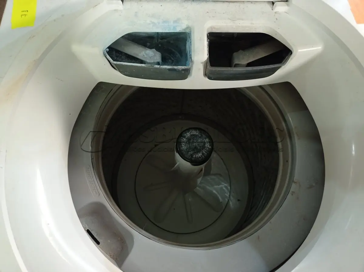 LOTE 335 - 01 MÁQUINA DE LAVAR ROUPAS MARCA BRASTEMP 12KG 220V. (NO ESTADO) ATENÇÃO! FAZER A VISITAÇÃO ANTES DE ARREMATAR, NÃO SABEMOS SE FUNCIONA. LEILÃO NÃO TEM GARANTIA E NEM DEVOLUÇÃO, SUJEITO A POSSÍVEIS AVARIAS VISÍVEIS/OCULTAS E/OU AUSÊNCIA DE COMPONENTES.