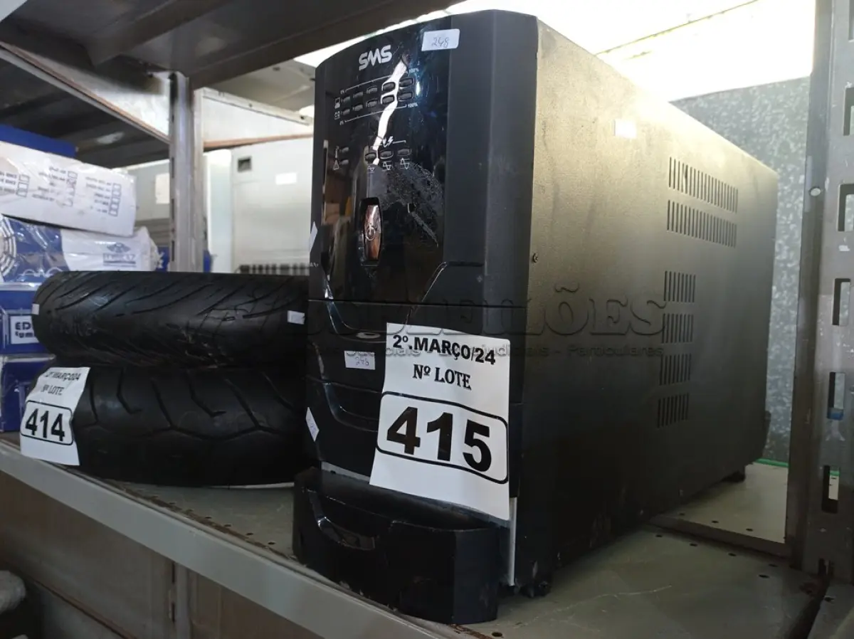 LOTE 415 - 01 NOBREAK MARCA SMS 2200VA. (NO ESTADO) ATENÇÃO! FAZER A VISITAÇÃO ANTES DE ARREMATAR, NÃO SABEMOS SE FUNCIONA. LEILÃO NÃO TEM GARANTIA E NEM DEVOLUÇÃO, SUJEITO A POSSÍVEIS AVARIAS VISÍVEIS/OCULTAS E/OU AUSÊNCIA DE COMPONENTES.