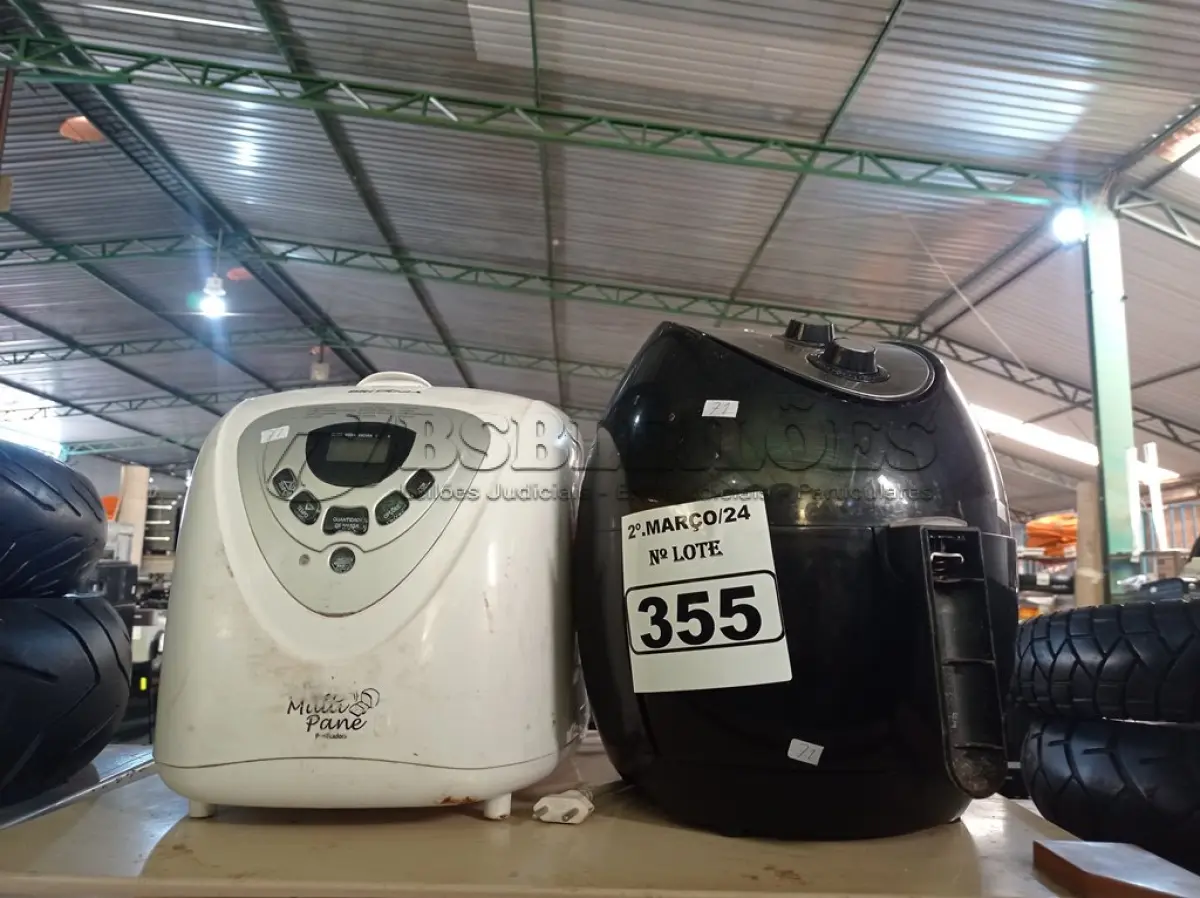 LOTE 355 - 01 PANIFICADORA E 01 AIRFRY MARCAS E MODELOS DIVERSOS. (NO ESTADO) ATENÇÃO! FAZER A VISITAÇÃO ANTES DE ARREMATAR, NÃO SABEMOS SE FUNCIONA. LEILÃO NÃO TEM GARANTIA E NEM DEVOLUÇÃO, SUJEITO A POSSÍVEIS AVARIAS VISÍVEIS/OCULTAS E/OU AUSÊNCIA DE COMPONENTES.