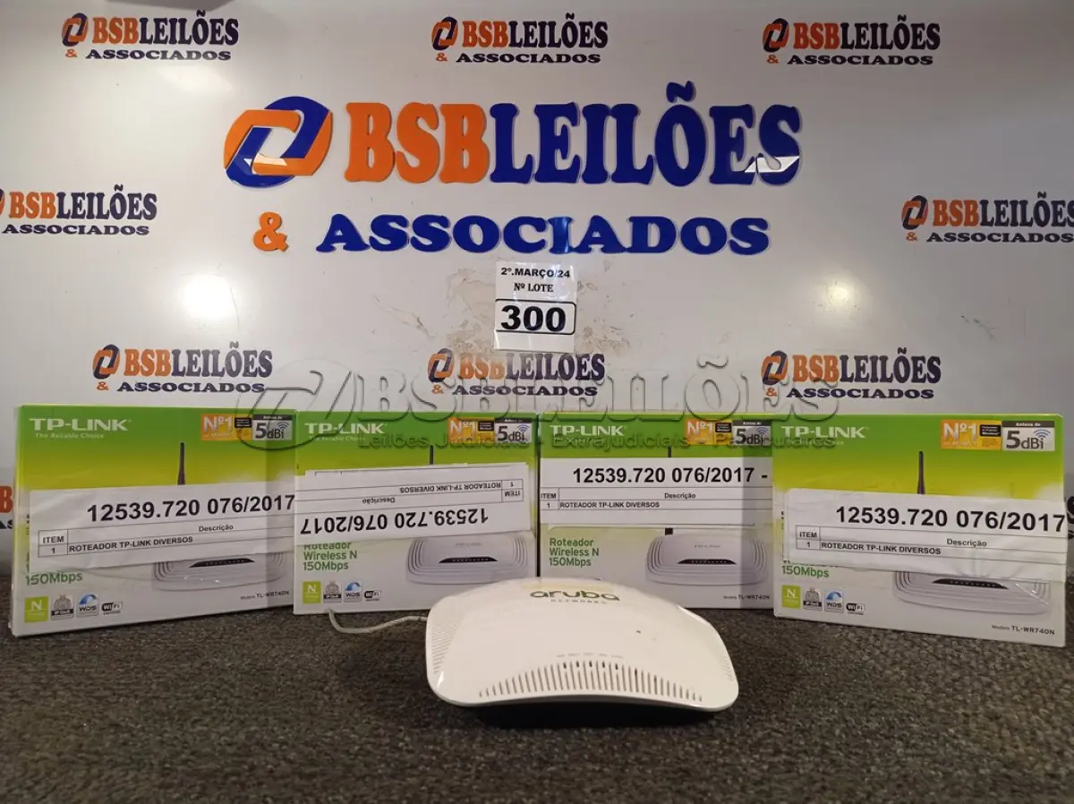 LOTE 300 - 05 ROTEADORES TPLINK. (NO ESTADO) ATENÇÃO! FAZER A VISITAÇÃO ANTES DE ARREMATAR, NÃO SABEMOS SE FUNCIONA. LEILÃO NÃO TEM GARANTIA E NEM DEVOLUÇÃO, SUJEITO A POSSÍVEIS AVARIAS VISÍVEIS/OCULTAS E/OU AUSÊNCIA DE COMPONENTES.