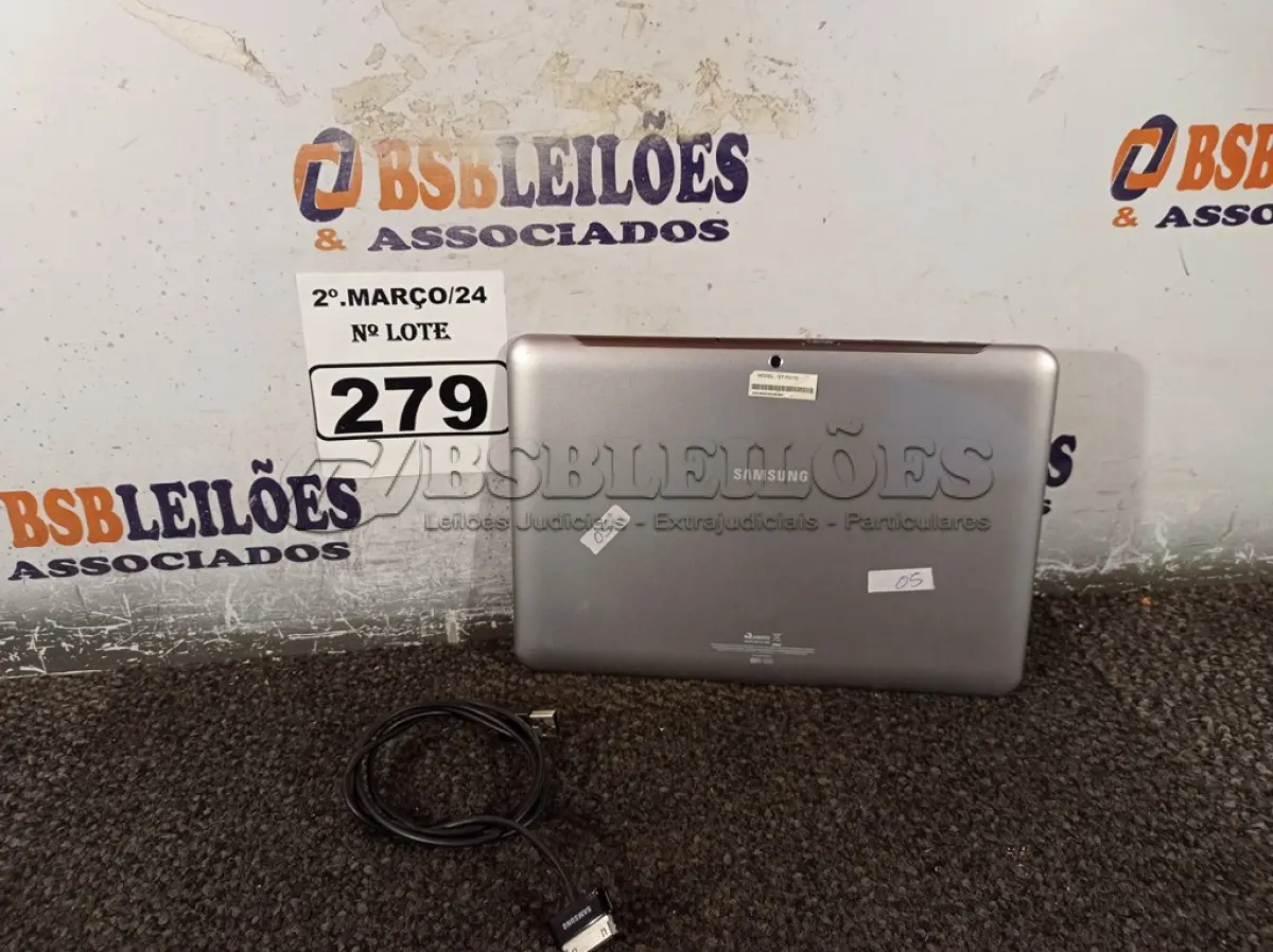 LOTE 279 - 01 TABLET SAMSUNG TAB2 TELA 10.1” COM CABO. (NO ESTADO) ATENÇÃO! FAZER A VISITAÇÃO ANTES DE ARREMATAR, NÃO SABEMOS SE FUNCIONA. LEILÃO NÃO TEM GARANTIA E NEM DEVOLUÇÃO, SUJEITO A POSSÍVEIS AVARIAS VISÍVEIS/OCULTAS E/OU AUSÊNCIA DE COMPONENTES.
