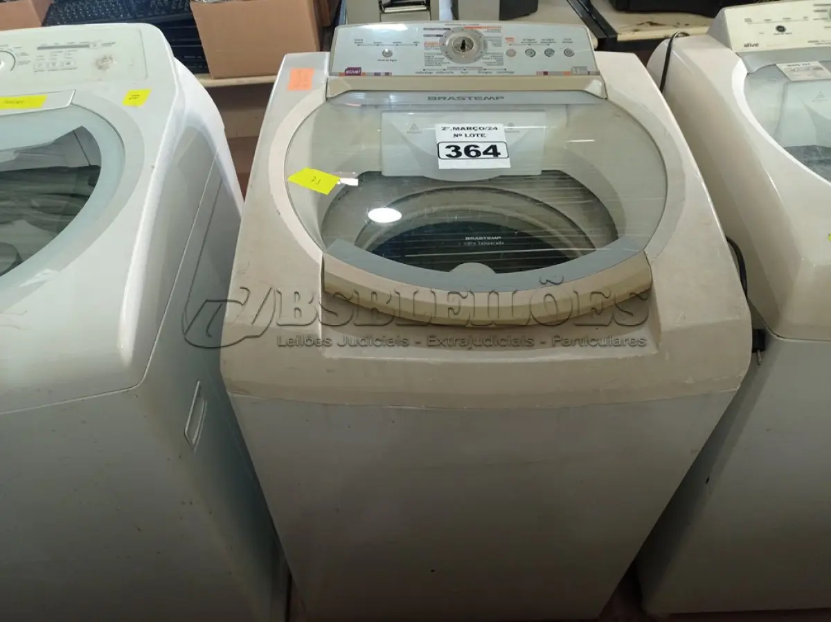 LOTE 364 - 01 MÁQUINA DE LAVAR ROUPAS MARCA BRASTEMP 11KG 220V. (NO ESTADO) ATENÇÃO! FAZER A VISITAÇÃO ANTES DE ARREMATAR, NÃO SABEMOS SE FUNCIONA. LEILÃO NÃO TEM GARANTIA E NEM DEVOLUÇÃO, SUJEITO A POSSÍVEIS AVARIAS VISÍVEIS/OCULTAS E/OU AUSÊNCIA DE COMPONENTES.