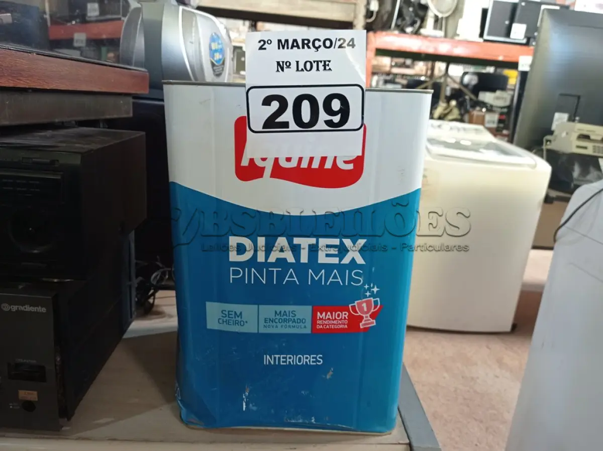 LOTE 209 - 01 LATA DE TINTA IQUINE DIATEX PINTA MAIS 18L FOSCO BASE “P”. (NO ESTADO) ATENÇÃO! FAZER A VISITAÇÃO ANTES DE ARREMATAR, NÃO SABEMOS SE FUNCIONA. LEILÃO NÃO TEM GARANTIA E NEM DEVOLUÇÃO, SUJEITO A POSSÍVEIS AVARIAS VISÍVEIS/OCULTAS E/OU AUSÊNCIA DE COMPONENTES.
