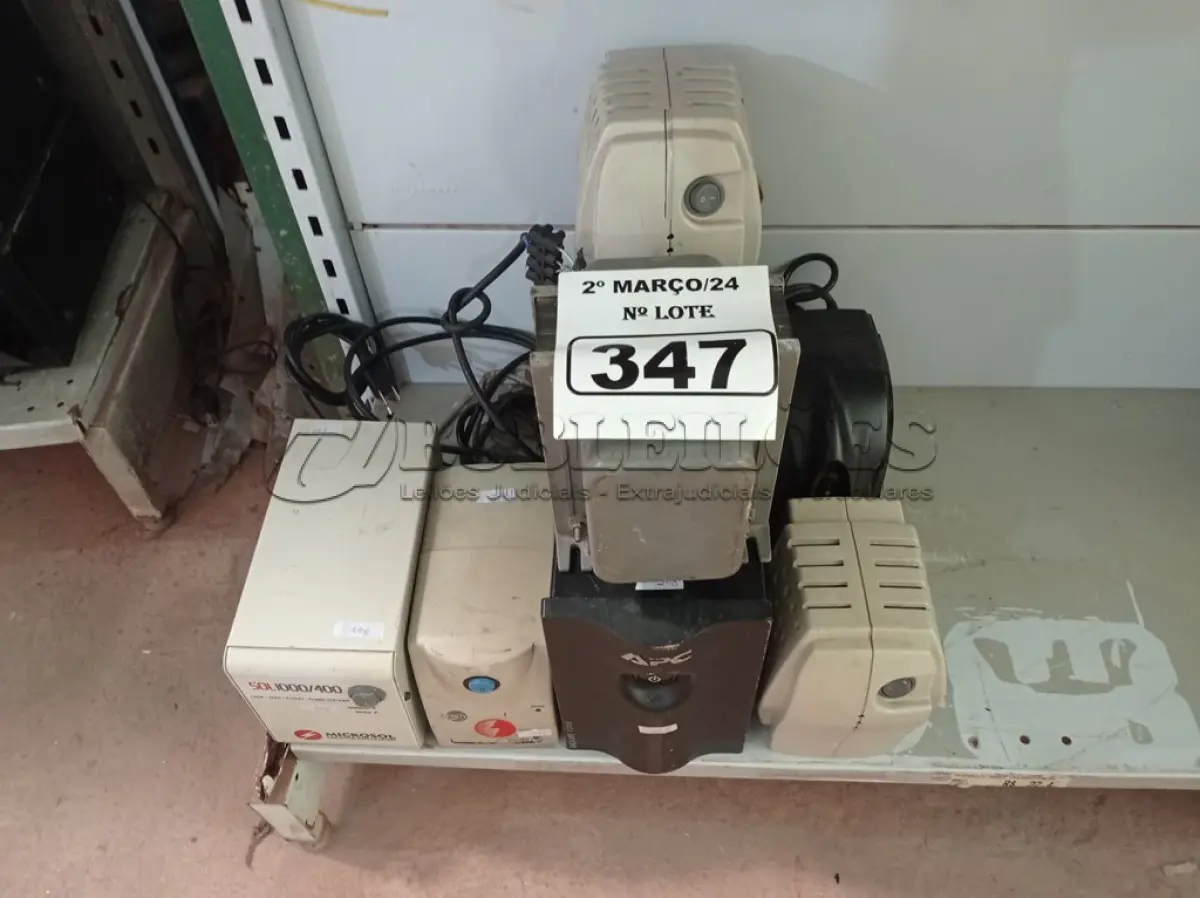 LOTE 347 - 01 NOBREAK, 01 AUTOTRANSFORMADOR E 05 ESTABILIZADORES MARCAS E MODELOS DIVERSOS. (NO ESTADO) ATENÇÃO! FAZER A VISITAÇÃO ANTES DE ARREMATAR, NÃO SABEMOS SE FUNCIONA. LEILÃO NÃO TEM GARANTIA E NEM DEVOLUÇÃO, SUJEITO A POSSÍVEIS AVARIAS VISÍVEIS/OCULTAS E/OU AUSÊNCIA DE COMPONENTES.