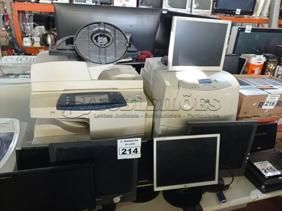 LOTE 214 - 02 IMPRESSORAS MULTIFUNCIONAL E 10 MONITORES MARCAS E MODELOS DIVERSOS PARA RETIRADA DE PEÇAS. (NO ESTADO) ATENÇÃO! FAZER A VISITAÇÃO ANTES DE ARREMATAR, NÃO SABEMOS SE FUNCIONA. LEILÃO NÃO TEM GARANTIA E NEM DEVOLUÇÃO, SUJEITO A POSSÍVEIS AVARIAS VISÍVEIS/OCULTAS E/OU AUSÊNCIA DE COMPONENTES.