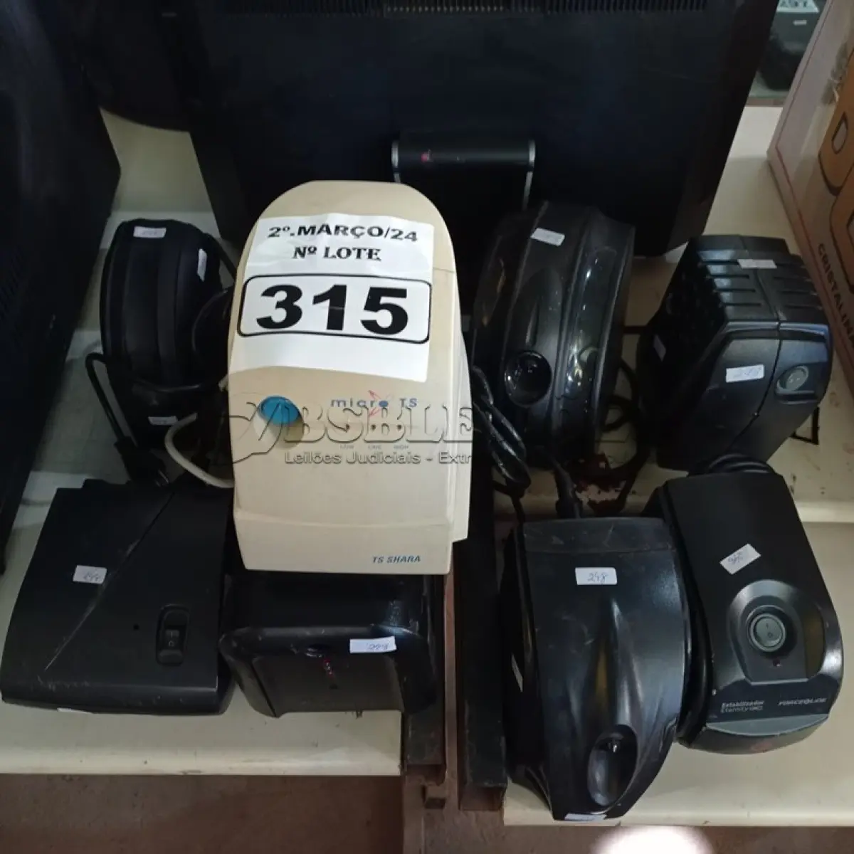LOTE 315 - 09 ESTABILIZADORES MARCAS E MODELOS DIVERSOS. (NO ESTADO) ATENÇÃO! FAZER A VISITAÇÃO ANTES DE ARREMATAR, NÃO SABEMOS SE FUNCIONA. LEILÃO NÃO TEM GARANTIA E NEM DEVOLUÇÃO, SUJEITO A POSSÍVEIS AVARIAS VISÍVEIS/OCULTAS E/OU AUSÊNCIA DE COMPONENTES.
