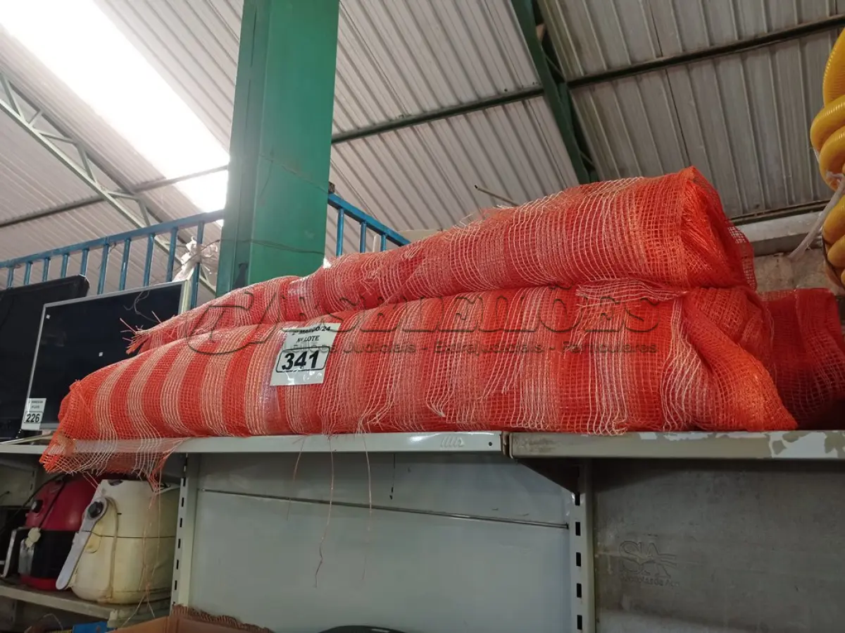 LOTE 341 - 03 ROLOS DE TELA DE PROTEÇÃO PARA OBRAS. (NO ESTADO) ATENÇÃO! FAZER A VISITAÇÃO ANTES DE ARREMATAR, NÃO SABEMOS SE FUNCIONA. LEILÃO NÃO TEM GARANTIA E NEM DEVOLUÇÃO, SUJEITO A POSSÍVEIS AVARIAS VISÍVEIS/OCULTAS E/OU AUSÊNCIA DE COMPONENTES.
