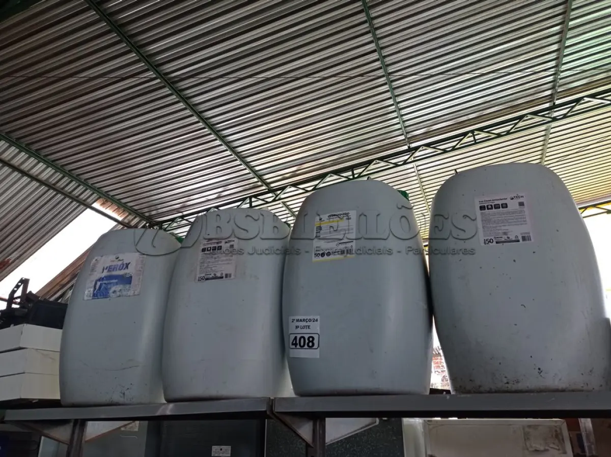 LOTE 408 - 05 BOMBONAS DE 50L. (NO ESTADO) ATENÇÃO! FAZER A VISITAÇÃO ANTES DE ARREMATAR, NÃO SABEMOS SE FUNCIONA. LEILÃO NÃO TEM GARANTIA E NEM DEVOLUÇÃO, SUJEITO A POSSÍVEIS AVARIAS VISÍVEIS/OCULTAS E/OU AUSÊNCIA DE COMPONENTES.
