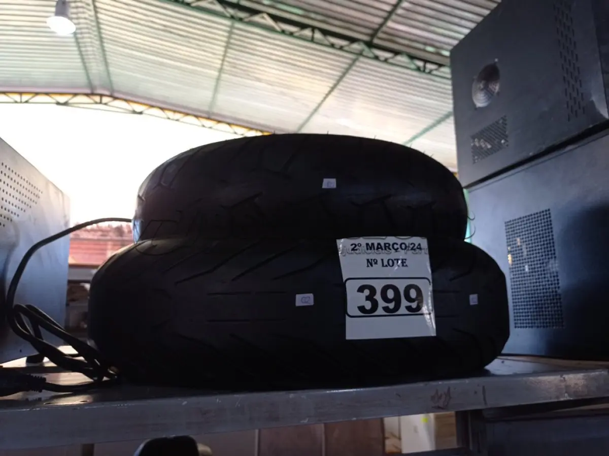 LOTE 399 - 02 PNEUS DE MOTO. (NO ESTADO) ATENÇÃO! FAZER A VISITAÇÃO ANTES DE ARREMATAR, NÃO SABEMOS SE FUNCIONA. LEILÃO NÃO TEM GARANTIA E NEM DEVOLUÇÃO, SUJEITO A POSSÍVEIS AVARIAS VISÍVEIS/OCULTAS E/OU AUSÊNCIA DE COMPONENTES.