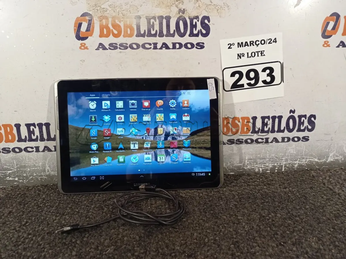 LOTE 293 - 01 TABLET SAMSUNG TAB2 TELA 10.1” COM CABO. (NO ESTADO) ATENÇÃO! FAZER A VISITAÇÃO ANTES DE ARREMATAR, NÃO SABEMOS SE FUNCIONA. LEILÃO NÃO TEM GARANTIA E NEM DEVOLUÇÃO, SUJEITO A POSSÍVEIS AVARIAS VISÍVEIS/OCULTAS E/OU AUSÊNCIA DE COMPONENTES.