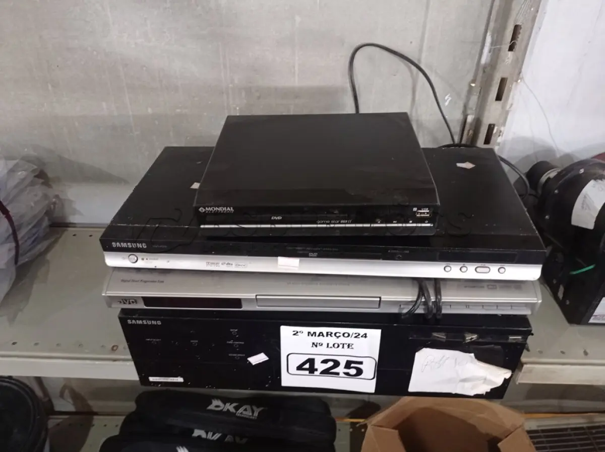 LOTE 425
