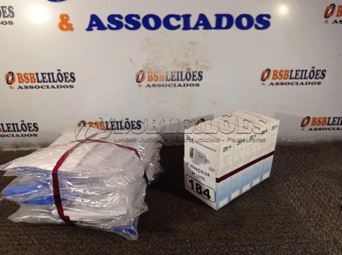 LOTE 184 - 10 MÁSCARAS DE PROTEÇÃO E 05 TERMÔMETROS DIGITAIS. (NO ESTADO) ATENÇÃO! FAZER A VISITAÇÃO ANTES DE ARREMATAR, NÃO SABEMOS SE FUNCIONA. LEILÃO NÃO TEM GARANTIA E NEM DEVOLUÇÃO, SUJEITO A POSSÍVEIS AVARIAS VISÍVEIS/OCULTAS E/OU AUSÊNCIA DE COMPONENTES.