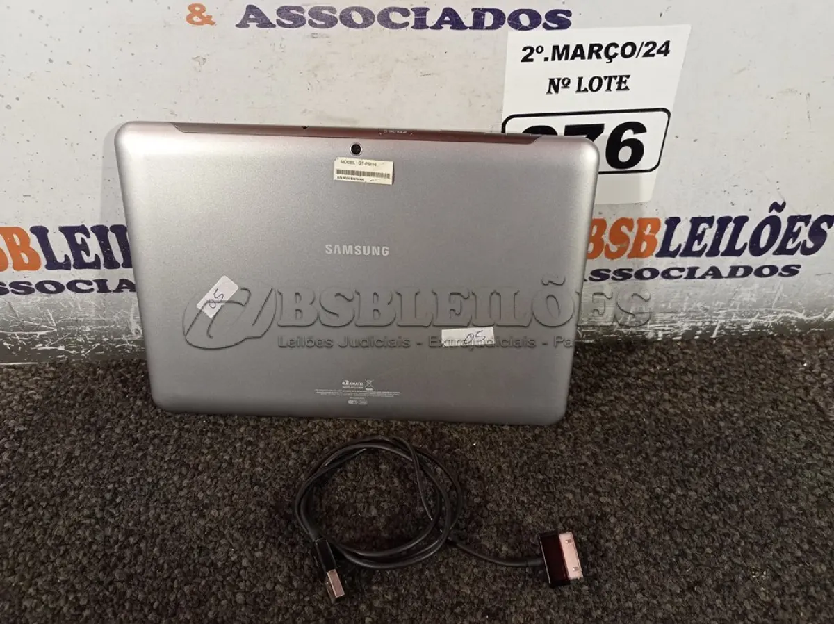 LOTE 276 - 01 TABLET SAMSUNG TAB2 TELA 10.1” COM CABO. (NO ESTADO) ATENÇÃO! FAZER A VISITAÇÃO ANTES DE ARREMATAR, NÃO SABEMOS SE FUNCIONA. LEILÃO NÃO TEM GARANTIA E NEM DEVOLUÇÃO, SUJEITO A POSSÍVEIS AVARIAS VISÍVEIS/OCULTAS E/OU AUSÊNCIA DE COMPONENTES.