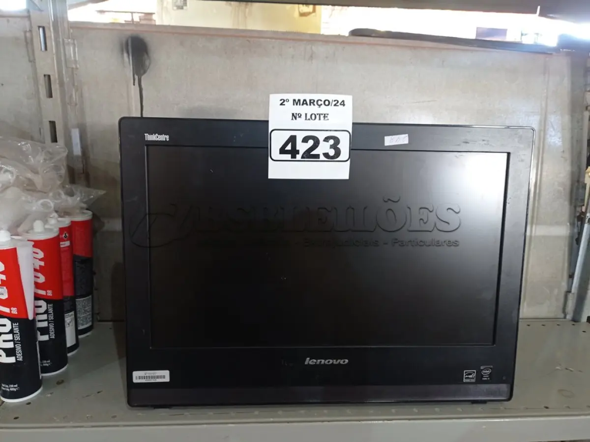 LOTE 423 - 02 COMPUTADORES ALL IN ONE MARCAS LENOVO PARA RETIRADA DE PEÇAS. (NO ESTADO) ATENÇÃO! FAZER A VISITAÇÃO ANTES DE ARREMATAR, NÃO SABEMOS SE FUNCIONA. LEILÃO NÃO TEM GARANTIA E NEM DEVOLUÇÃO, SUJEITO A POSSÍVEIS AVARIAS VISÍVEIS/OCULTAS E/OU AUSÊNCIA DE COMPONENTES.