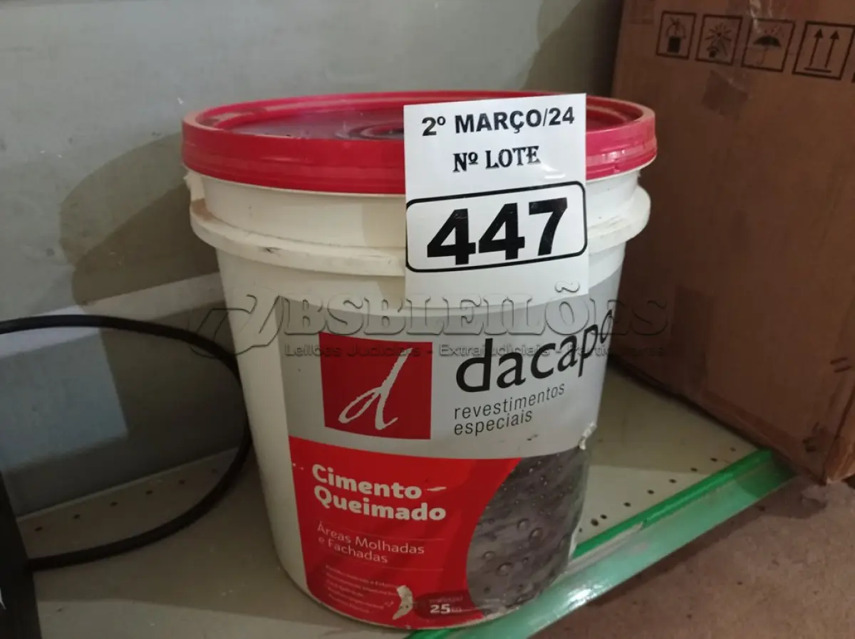 LOTE 447 - 01 BALDE DE CIMENTO QUEIMADO DACAPÓ 25KG. (NO ESTADO) ATENÇÃO! FAZER A VISITAÇÃO ANTES DE ARREMATAR, NÃO SABEMOS SE FUNCIONA. LEILÃO NÃO TEM GARANTIA E NEM DEVOLUÇÃO, SUJEITO A POSSÍVEIS AVARIAS VISÍVEIS/OCULTAS E/OU AUSÊNCIA DE COMPONENTES.