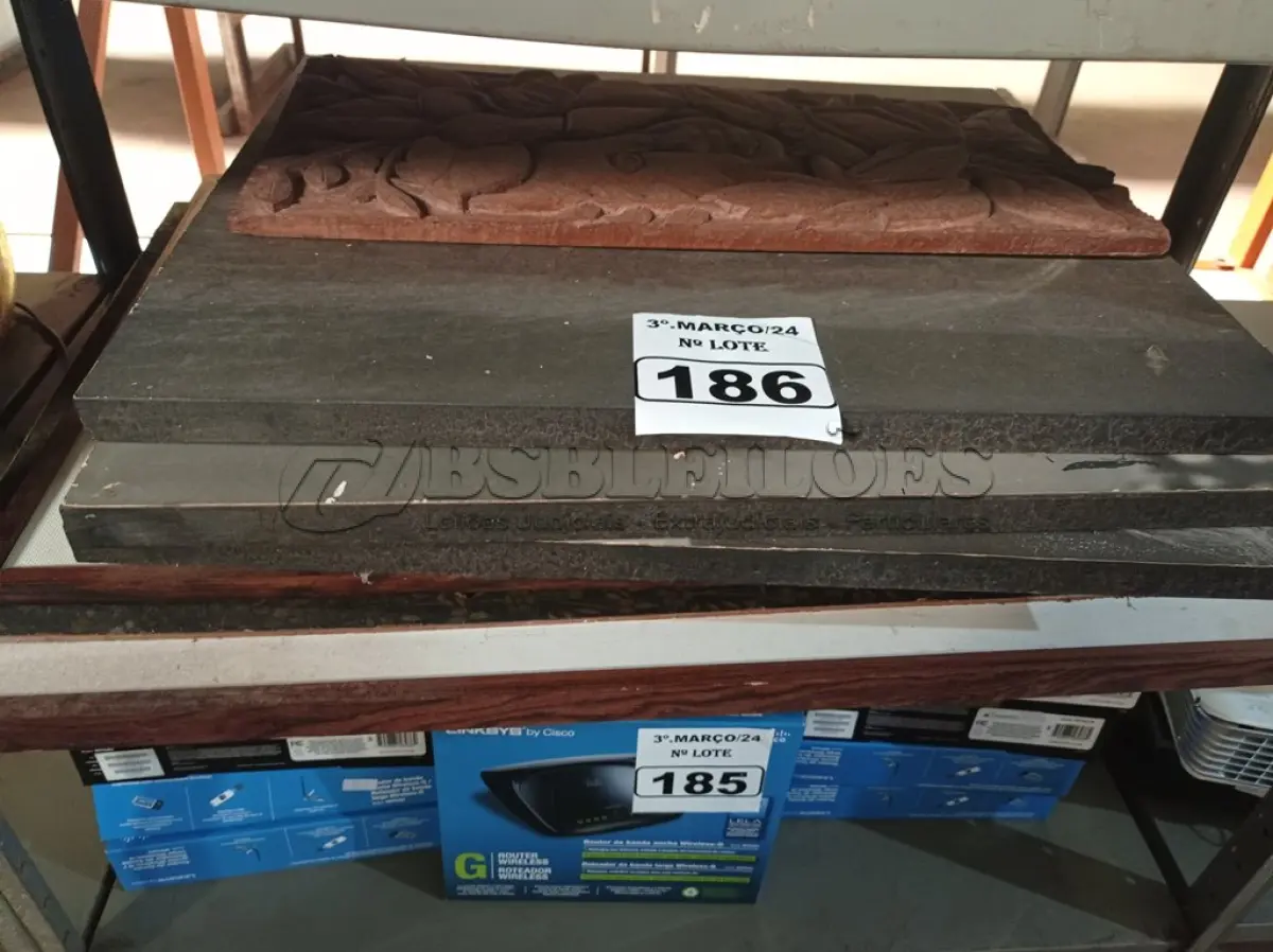 LOTE 186 - 01 LOTE COM QUADROS DECORATIVOS DIVERSOS. (NO ESTADO) ATENÇÃO! FAZER A VISITAÇÃO ANTES DE ARREMATAR, NÃO SABEMOS SE FUNCIONA. LEILÃO NÃO TEM GARANTIA E NEM DEVOLUÇÃO, SUJEITO A POSSÍVEIS AVARIAS VISÍVEIS/OCULTAS E/OU AUSÊNCIA DE COMPONENTES.