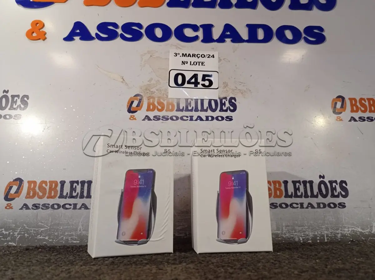 LOTE 045 - 02 SUPORTES PARA CELULAR. (NO ESTADO) ATENÇÃO! FAZER A VISITAÇÃO ANTES DE ARREMATAR, NÃO SABEMOS SE FUNCIONA. LEILÃO NÃO TEM GARANTIA E NEM DEVOLUÇÃO, SUJEITO A POSSÍVEIS AVARIAS VISÍVEIS/OCULTAS E/OU AUSÊNCIA DE COMPONENTES.