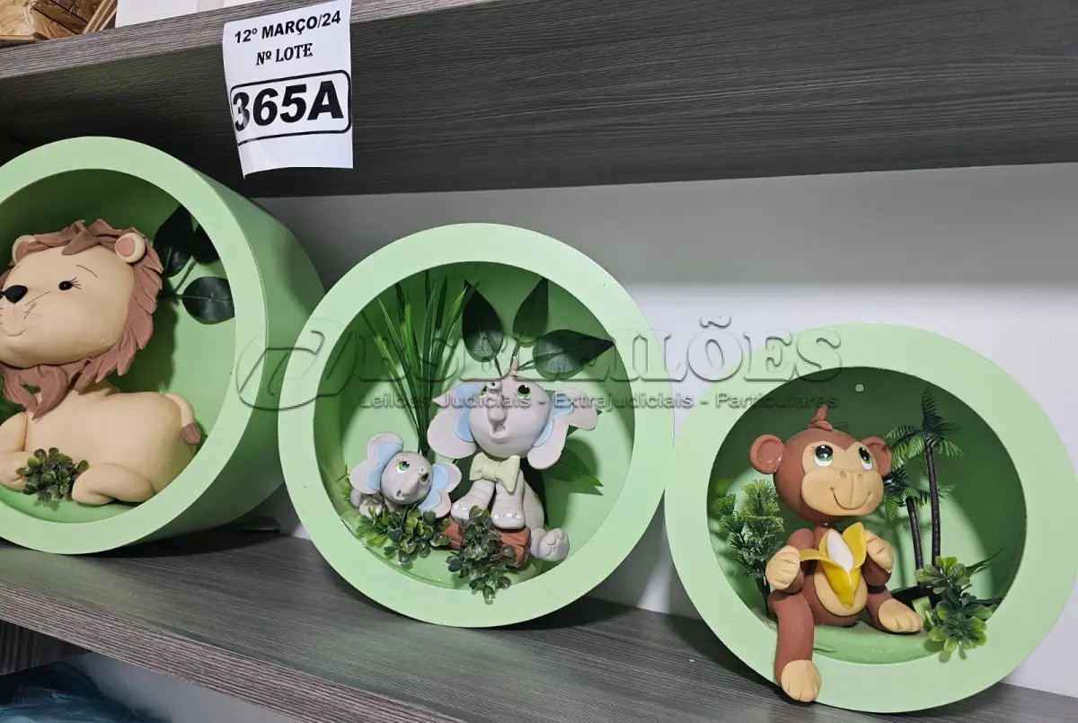 LOTE 365 - 01 TRIO NICHOS SAFARI COM NICHOS REDONDOS NA COR VERDE (NOVO) (NO ESTADO)
