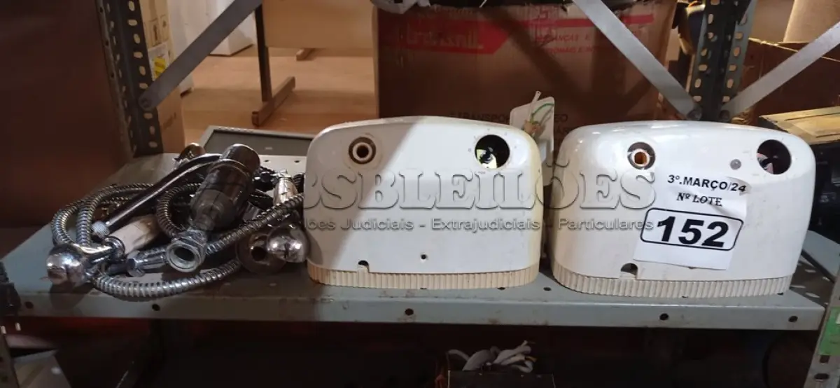 LOTE 152 - 02 DUCHAS E MATERIAL HIDRÁULICO DIVERSOS. (NO ESTADO) ATENÇÃO! FAZER A VISITAÇÃO ANTES DE ARREMATAR, NÃO SABEMOS SE FUNCIONA. LEILÃO NÃO TEM GARANTIA E NEM DEVOLUÇÃO, SUJEITO A POSSÍVEIS AVARIAS VISÍVEIS/OCULTAS E/OU AUSÊNCIA DE COMPONENTES.