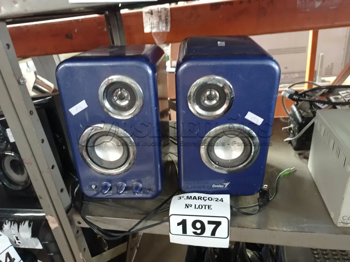 LOTE 197 - 02 CAIXAS DE SOM PARA PC. (NO ESTADO) ATENÇÃO! FAZER A VISITAÇÃO ANTES DE ARREMATAR, NÃO SABEMOS SE FUNCIONA. LEILÃO NÃO TEM GARANTIA E NEM DEVOLUÇÃO, SUJEITO A POSSÍVEIS AVARIAS VISÍVEIS/OCULTAS E/OU AUSÊNCIA DE COMPONENTES.