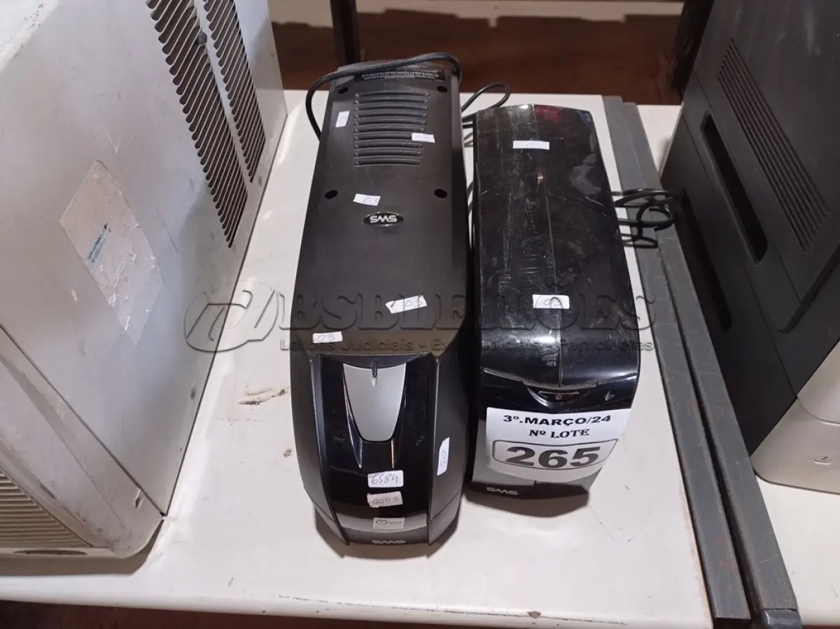 LOTE 265 - 02 NOBREAKS MARCAS SMS MODELOS DIVERSOS. (NO ESTADO) ATENÇÃO! FAZER A VISITAÇÃO ANTES DE ARREMATAR, NÃO SABEMOS SE FUNCIONA. LEILÃO NÃO TEM GARANTIA E NEM DEVOLUÇÃO, SUJEITO A POSSÍVEIS AVARIAS VISÍVEIS/OCULTAS E/OU AUSÊNCIA DE COMPONENTES.