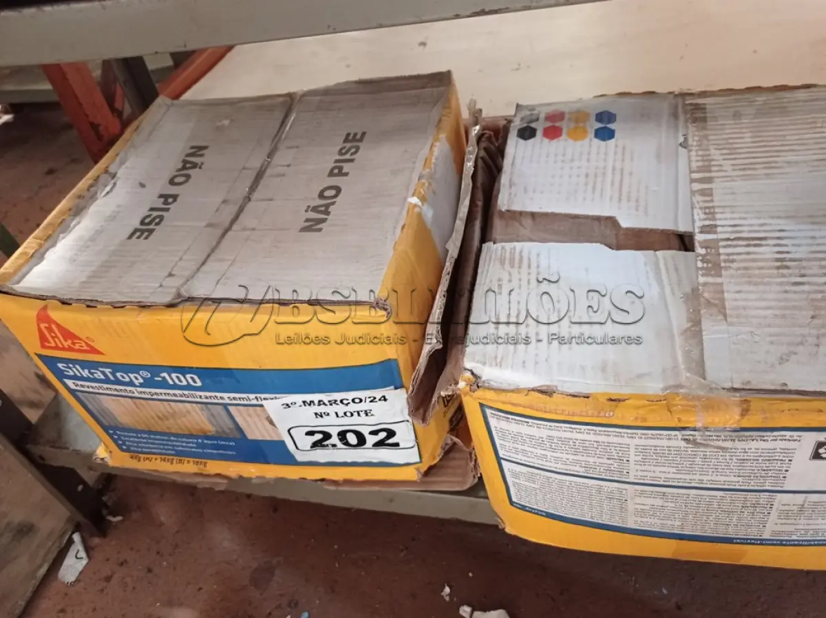 LOTE 202 - 02 CAIXAS DE SIKA TOP-100, REVESTIMENTO IMPERMEABILIZANTE SEMI-FLEXIVEL 18KG. (NO ESTADO) ATENÇÃO! FAZER A VISITAÇÃO ANTES DE ARREMATAR, NÃO SABEMOS SE FUNCIONA. LEILÃO NÃO TEM GARANTIA E NEM DEVOLUÇÃO, SUJEITO A POSSÍVEIS AVARIAS VISÍVEIS/OCULTAS E/OU AUSÊNCIA DE COMPONENTES.