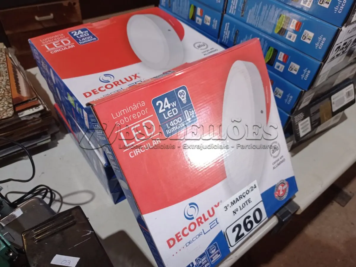 LOTE 260 - 06 PAINÉIS DE LED SOBREPOR CIRCULAR 24W 220V1400 LUMENS DECORLUX (NOVO). (NO ESTADO) ATENÇÃO! FAZER A VISITAÇÃO ANTES DE ARREMATAR, NÃO SABEMOS SE FUNCIONA. LEILÃO NÃO TEM GARANTIA E NEM DEVOLUÇÃO, SUJEITO A POSSÍVEIS AVARIAS VISÍVEIS/OCULTAS E/OU AUSÊNCIA DE COMPONENTES.
