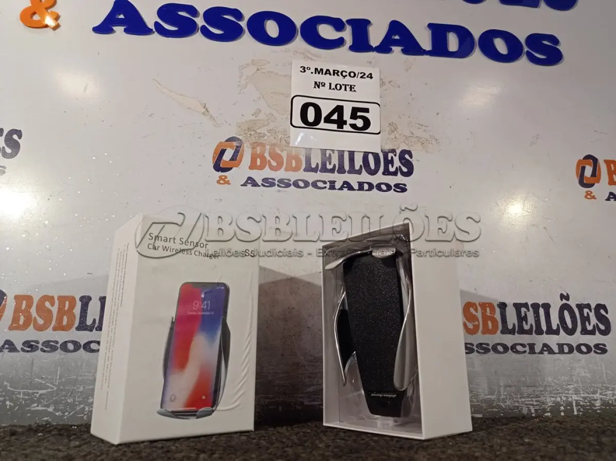LOTE 045 - 02 SUPORTES PARA CELULAR. (NO ESTADO) ATENÇÃO! FAZER A VISITAÇÃO ANTES DE ARREMATAR, NÃO SABEMOS SE FUNCIONA. LEILÃO NÃO TEM GARANTIA E NEM DEVOLUÇÃO, SUJEITO A POSSÍVEIS AVARIAS VISÍVEIS/OCULTAS E/OU AUSÊNCIA DE COMPONENTES.