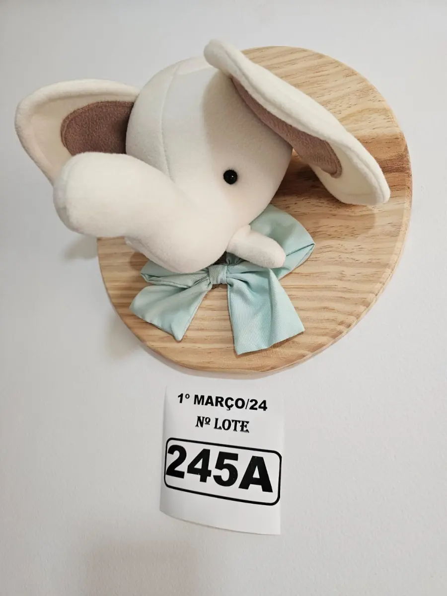 LOTE 245
