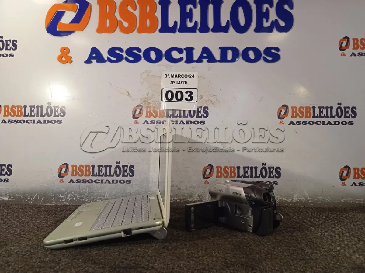 LOTE 003 - 01 NETBOOK E 01 FILMADORA MARCAS E MODELOS DIVERSOS. (NO ESTADO) ATENÇÃO! FAZER A VISITAÇÃO ANTES DE ARREMATAR, NÃO SABEMOS SE FUNCIONA. LEILÃO NÃO TEM GARANTIA E NEM DEVOLUÇÃO, SUJEITO A POSSÍVEIS AVARIAS VISÍVEIS/OCULTAS E/OU AUSÊNCIA DE COMPONENTES.