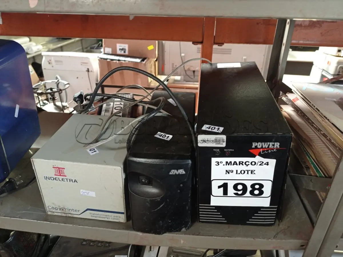 LOTE 198 - 02 NOBREAKS E 02 TRANSFORMADORES MARCAS E MODELOS DIVERSOS. (NO ESTADO) ATENÇÃO! FAZER A VISITAÇÃO ANTES DE ARREMATAR, NÃO SABEMOS SE FUNCIONA. LEILÃO NÃO TEM GARANTIA E NEM DEVOLUÇÃO, SUJEITO A POSSÍVEIS AVARIAS VISÍVEIS/OCULTAS E/OU AUSÊNCIA DE COMPONENTES.