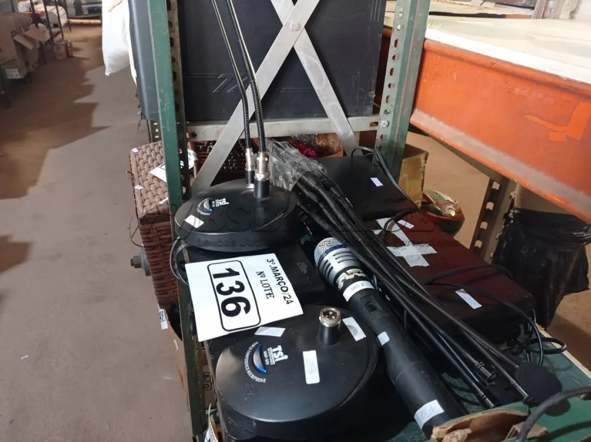 LOTE 136