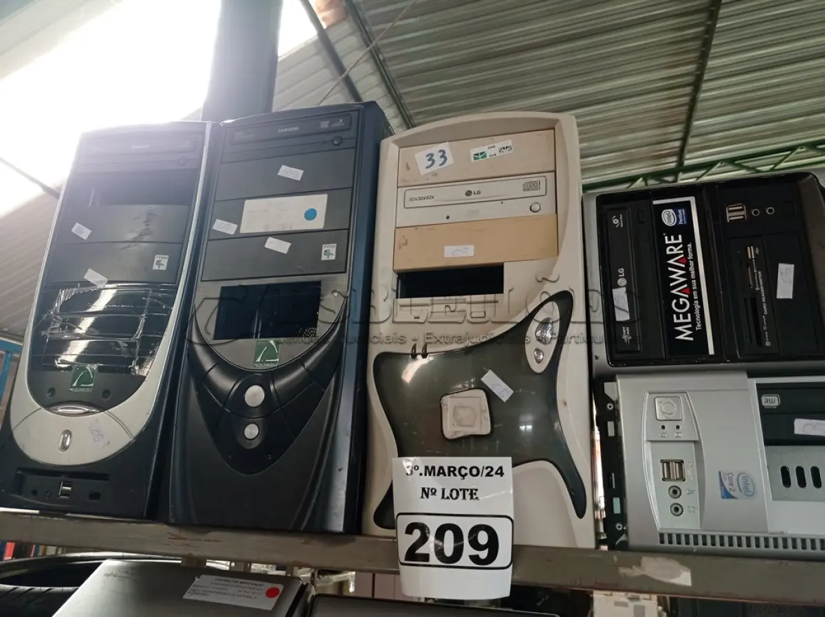 LOTE 209 - 05 CPU’S MARCAS E MODELOS DIVERSOS PARA RETIRADA DE PEÇAS. (NO ESTADO) ATENÇÃO! FAZER A VISITAÇÃO ANTES DE ARREMATAR, NÃO SABEMOS SE FUNCIONA. LEILÃO NÃO TEM GARANTIA E NEM DEVOLUÇÃO, SUJEITO A POSSÍVEIS AVARIAS VISÍVEIS/OCULTAS E/OU AUSÊNCIA DE COMPONENTES.