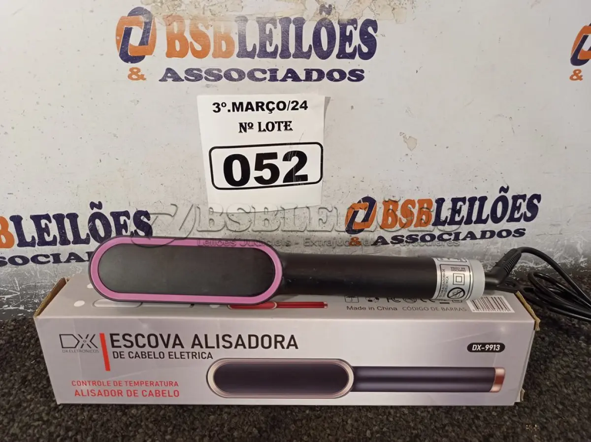 LOTE 052 - 01 ESCOVA ALISADORA ELÉTRICA. (NO ESTADO) ATENÇÃO! FAZER A VISITAÇÃO ANTES DE ARREMATAR, NÃO SABEMOS SE FUNCIONA. LEILÃO NÃO TEM GARANTIA E NEM DEVOLUÇÃO, SUJEITO A POSSÍVEIS AVARIAS VISÍVEIS/OCULTAS E/OU AUSÊNCIA DE COMPONENTES.